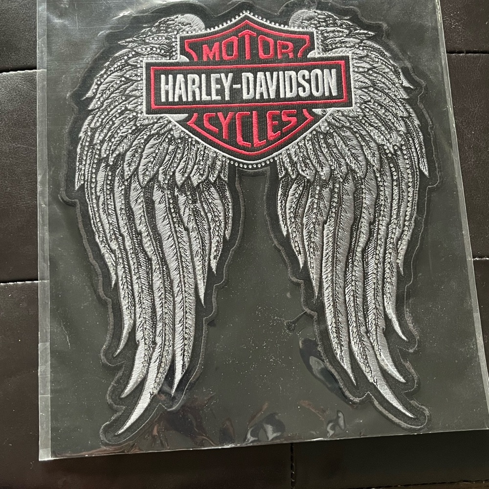 Harley-Davidson Black/ White Winged Emblem